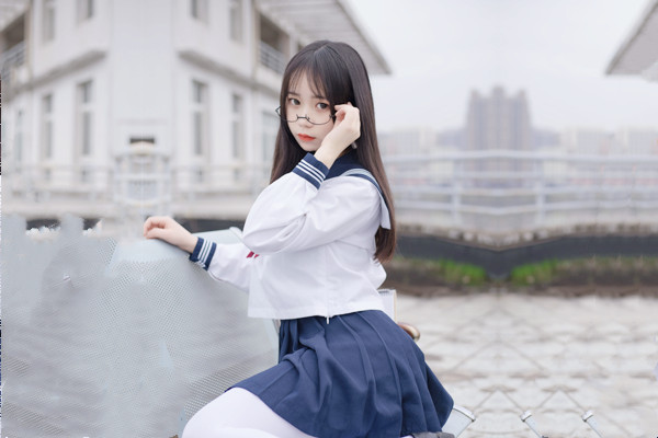 j k 少 女 制 服 粗 大 阳 具抽 插 嫩 穴 潺 潺淫 水